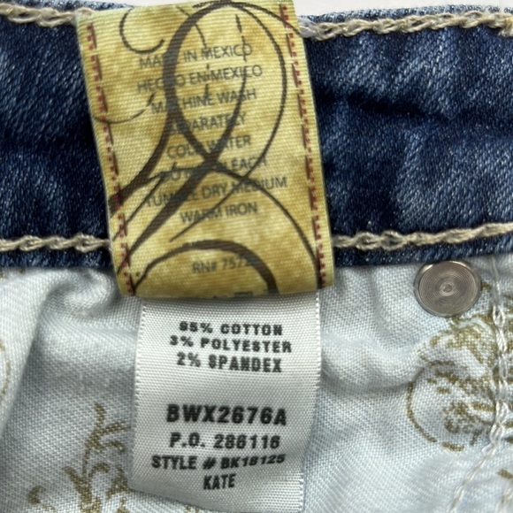 BKE Denim Kate Capri Stretch Mid Rise Size 27 - Picture 10 of 16